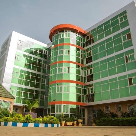 Hotel Univers 3 Aeroport Luxe Niamey Exterior photo