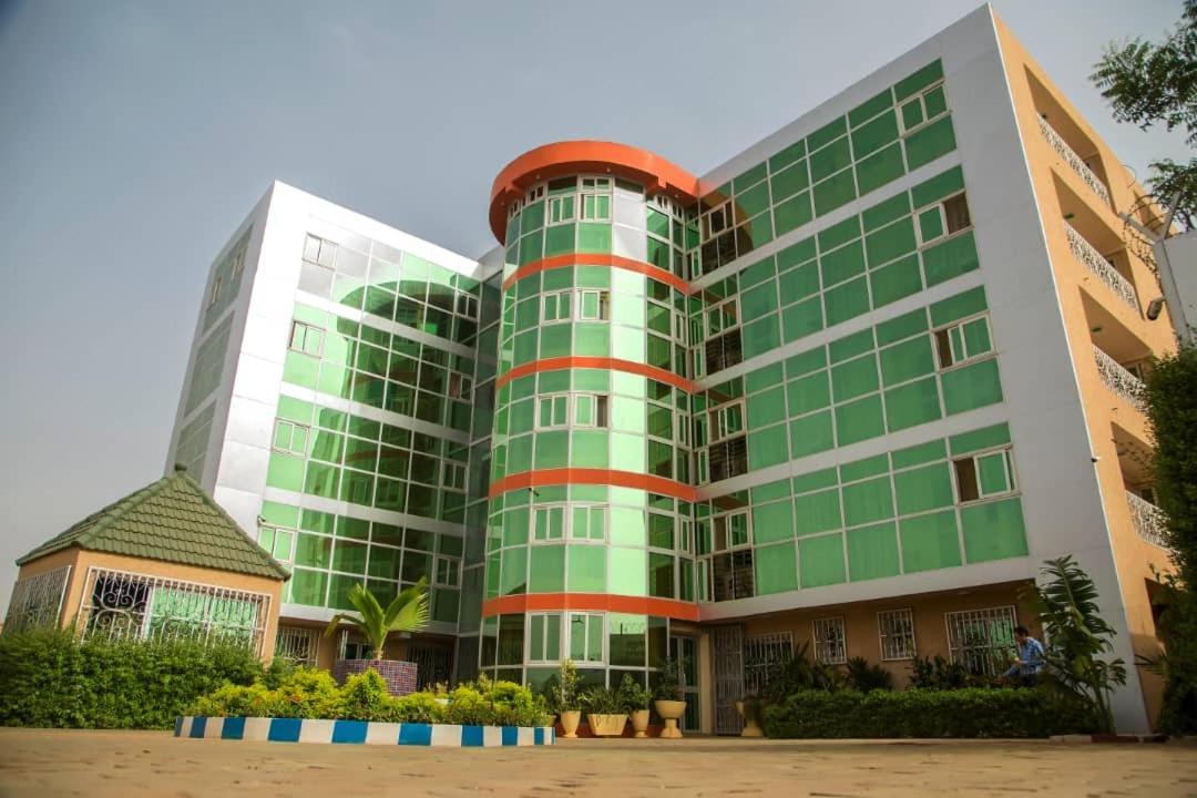Hotel Univers 3 Aeroport Luxe Niamey Exterior photo