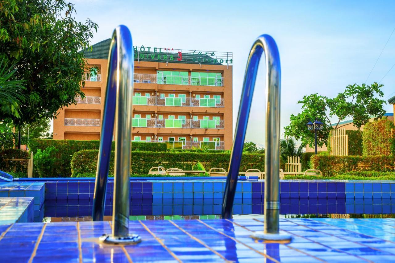 Hotel Univers 3 Aeroport Luxe Niamey Exterior photo